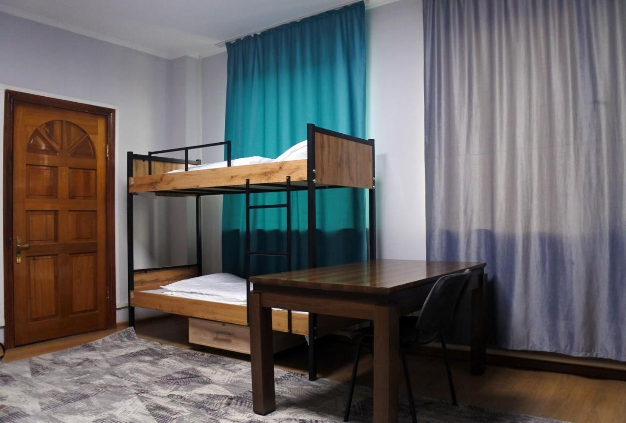 Хостел Almaty Backpackers Экстерьер фото