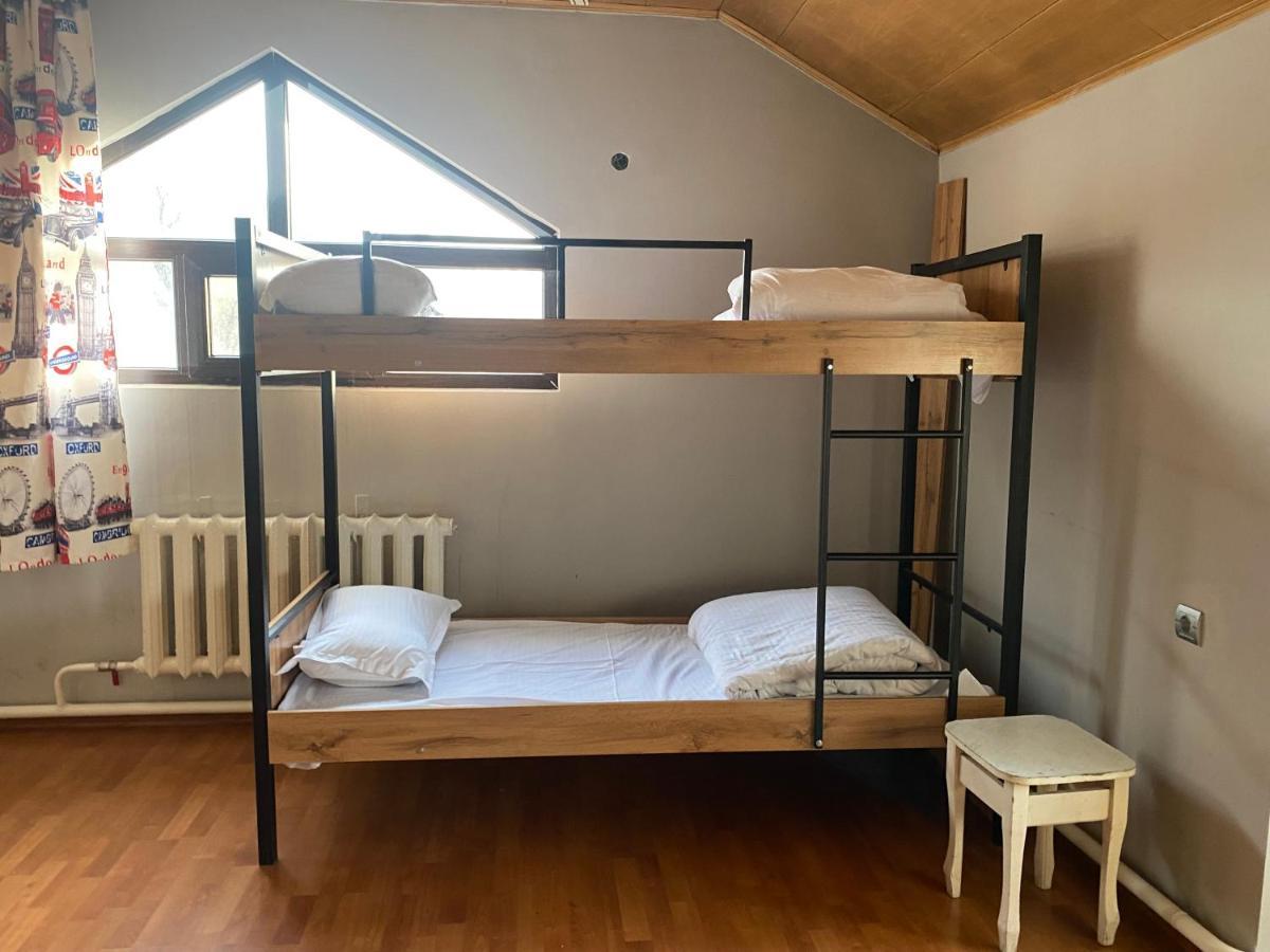 Хостел Almaty Backpackers Экстерьер фото
