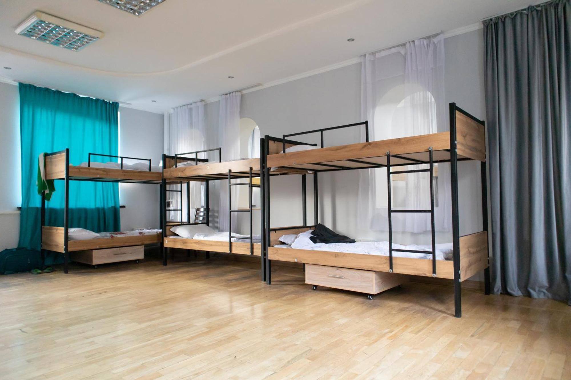 Хостел Almaty Backpackers Экстерьер фото