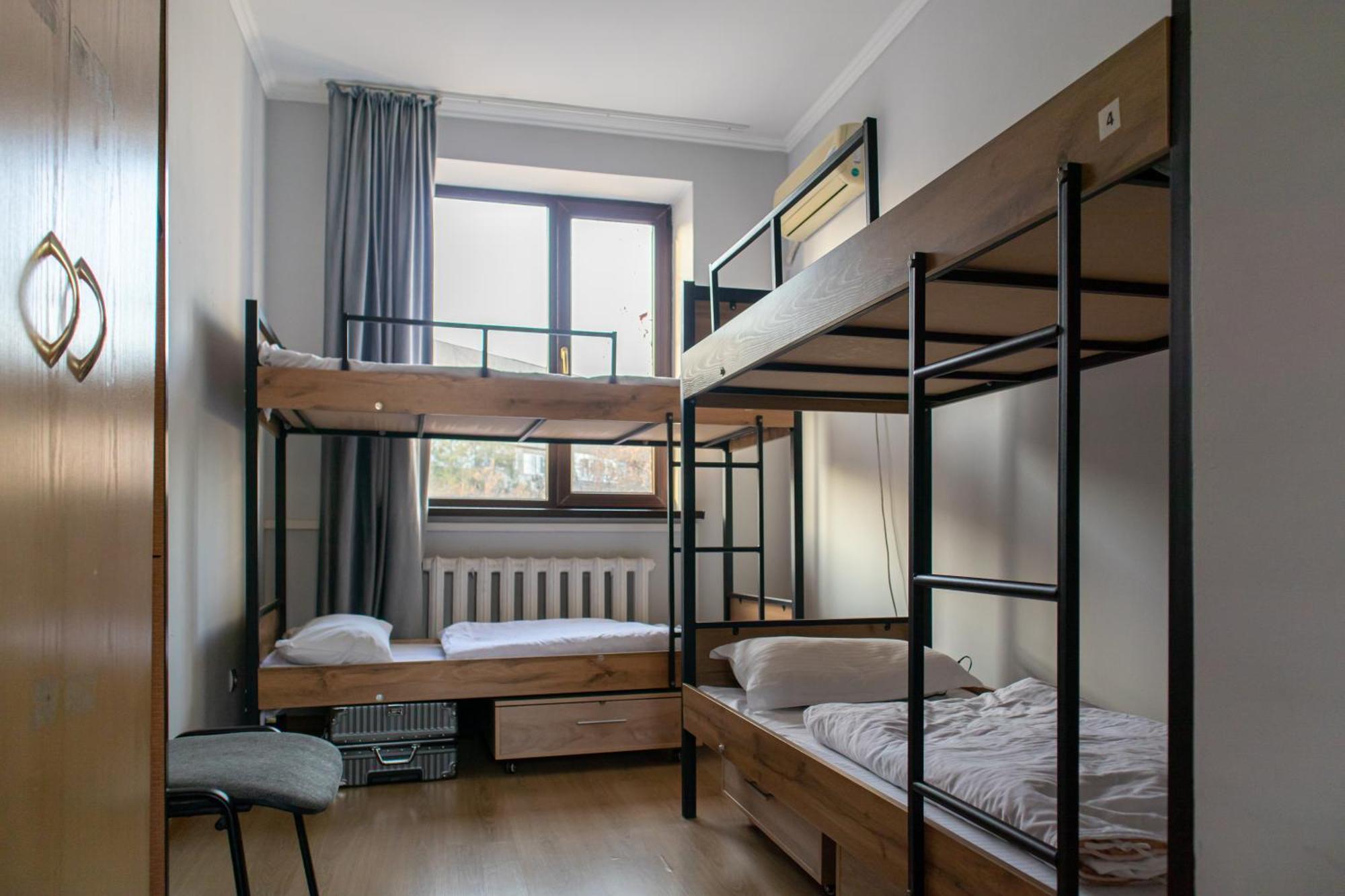 Хостел Almaty Backpackers Экстерьер фото