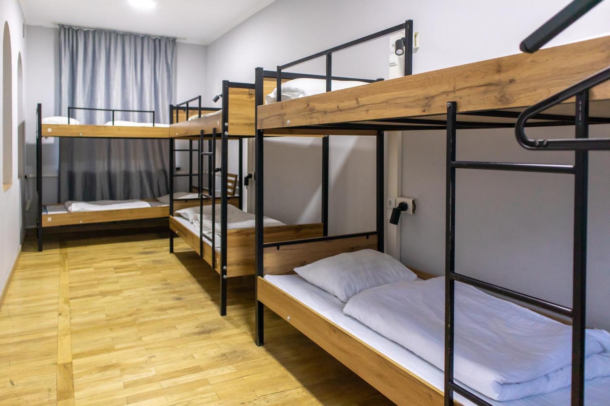 Хостел Almaty Backpackers Экстерьер фото