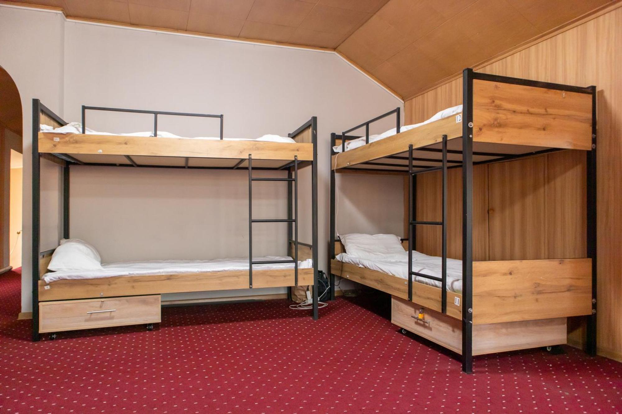 Хостел Almaty Backpackers Экстерьер фото