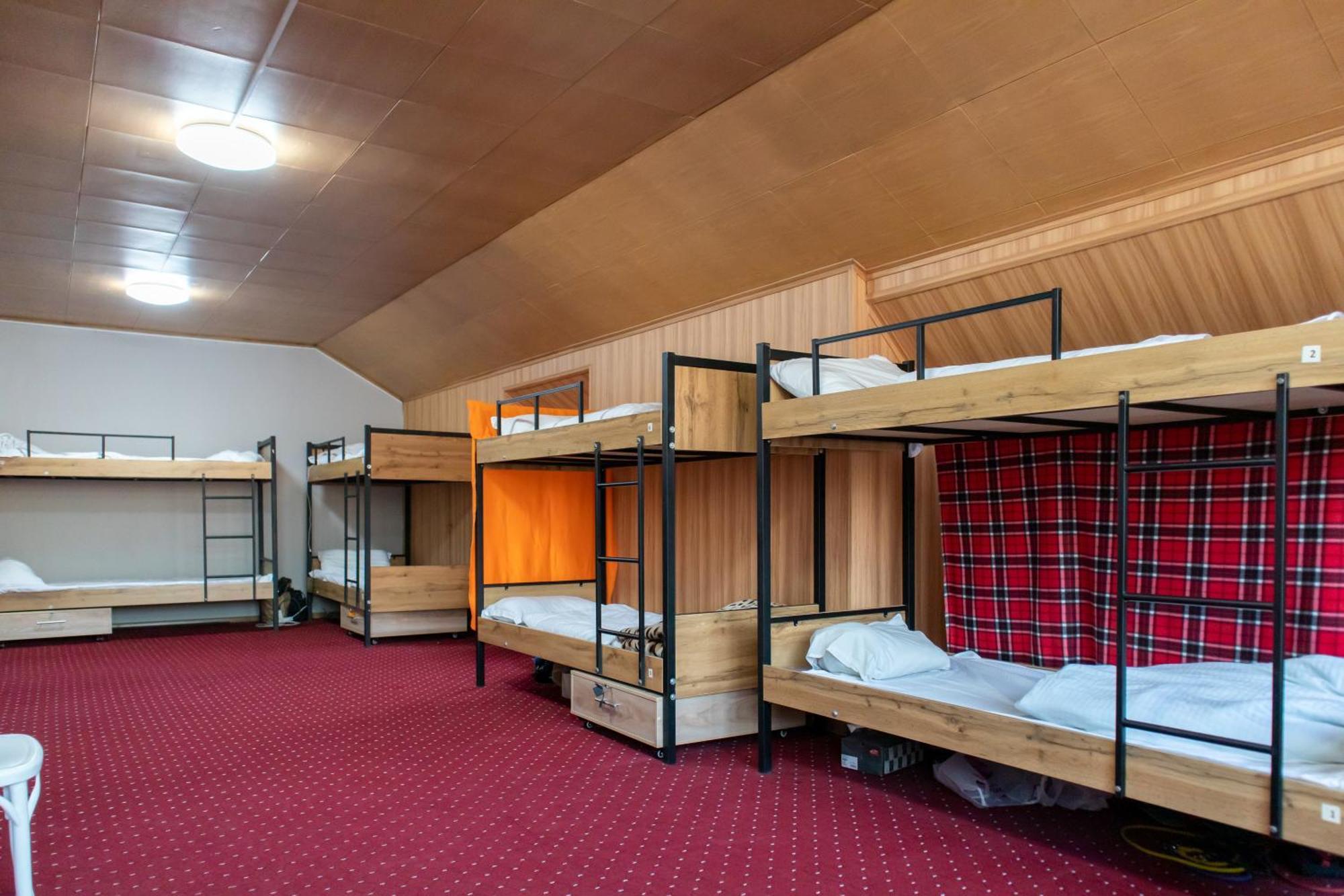 Хостел Almaty Backpackers Экстерьер фото